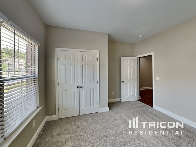 Building Photo - 287 Telavera Dr