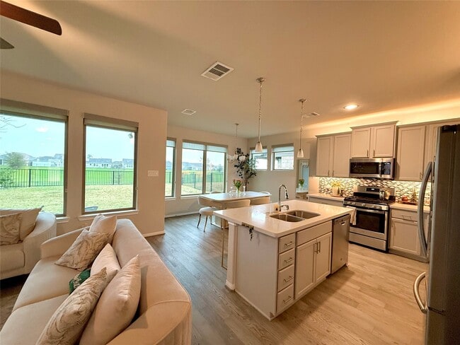 Building Photo - 15782 Cairnwell Bend Dr