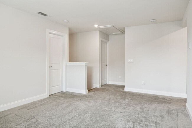 Building Photo - Clover Glen Rental