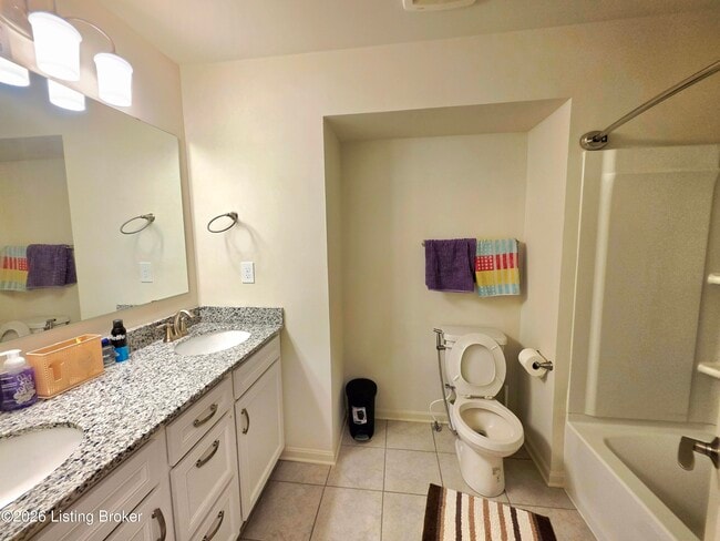 Building Photo - 17505 Shakes Creek Dr