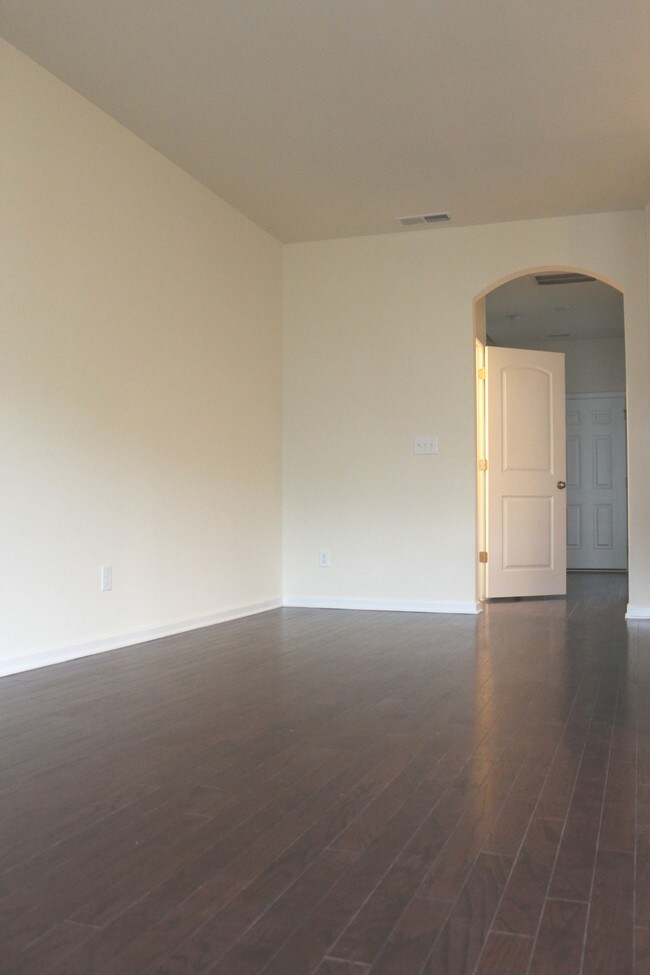 Building Photo - 6435 Prosperity Church Rd