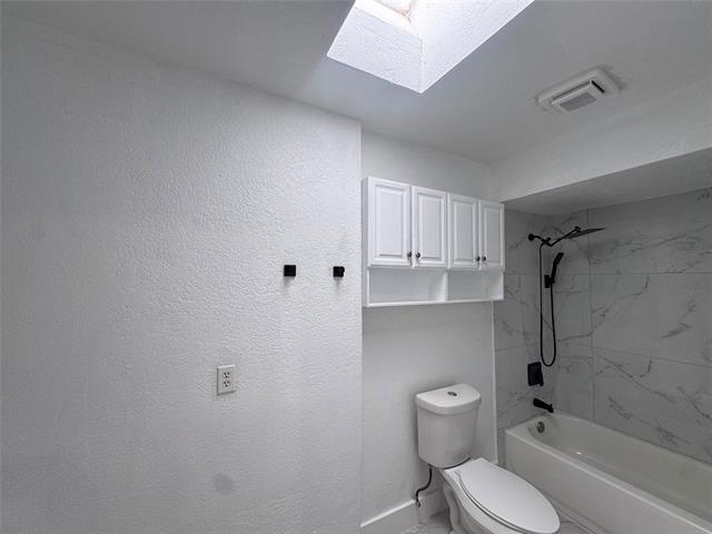 Building Photo - 3648 Country Club Dr W