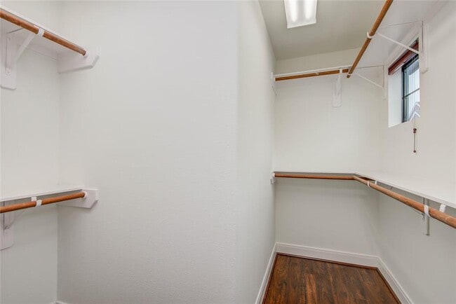 Building Photo - 2414 Charleston St