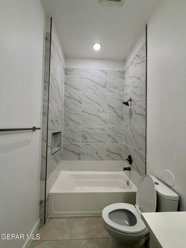 Building Photo - 13912 Garforth Ave