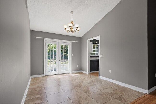 Building Photo - 4799 Coronado Cir