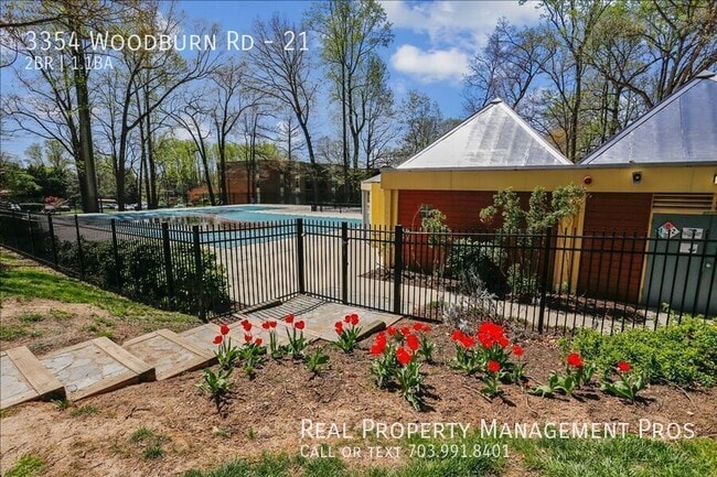 Building Photo - 3354 Woodburn Rd