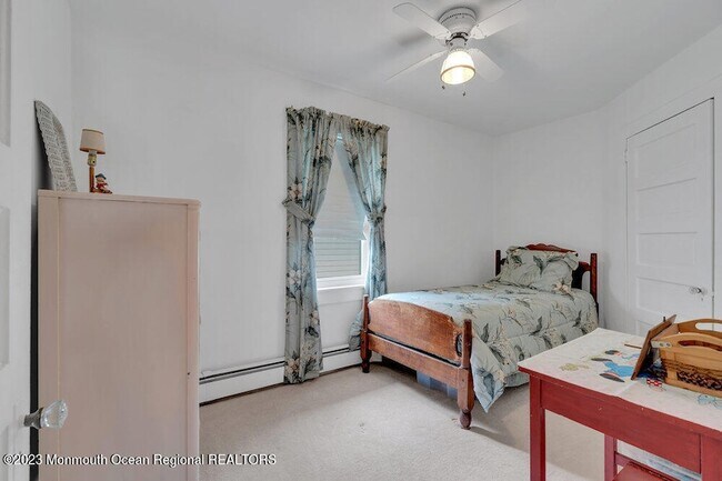 Building Photo - 683 Main Ave