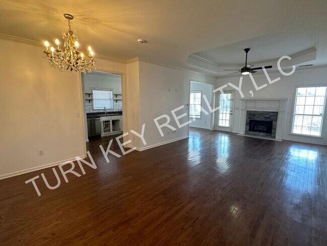 Building Photo - 264 Springdale Dr