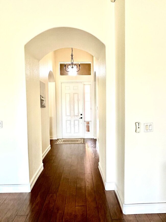 Building Photo - GORGEOUS 3 BEDROOM 2 BATH HOME IN PARKLAND
