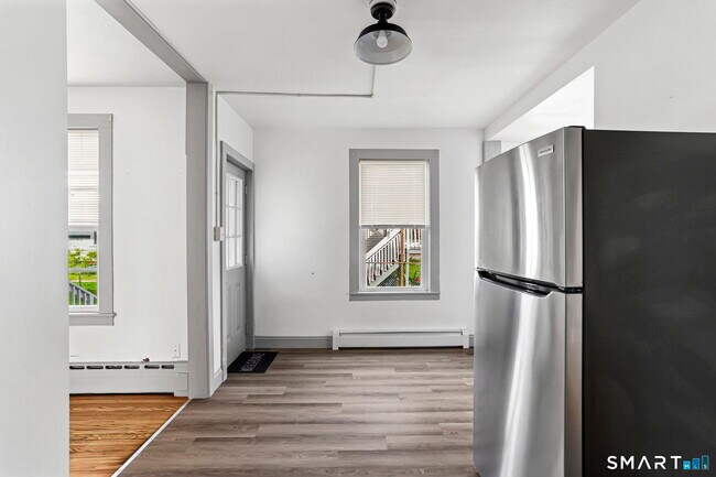 Building Photo - 63 Reynolds St