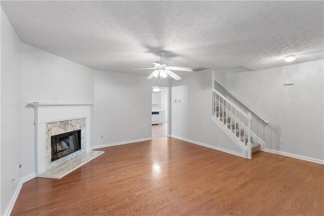 Building Photo - 3870 Safehaven Dr
