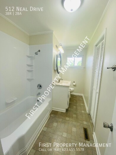 Building Photo - 512 Neal Dr