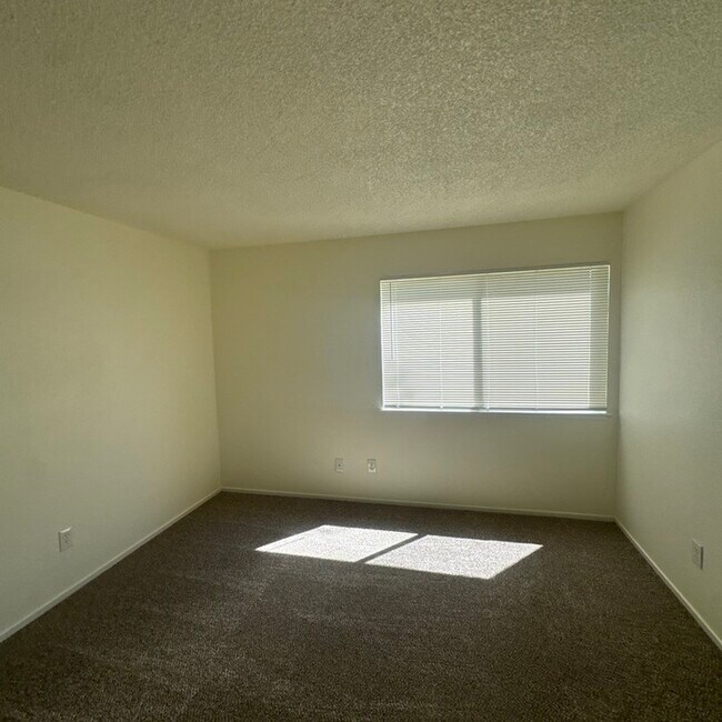 Building Photo - 9362 Mira Del Rio Dr