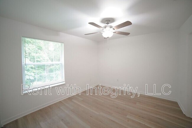 Building Photo - 1272 Cross Creek Cir