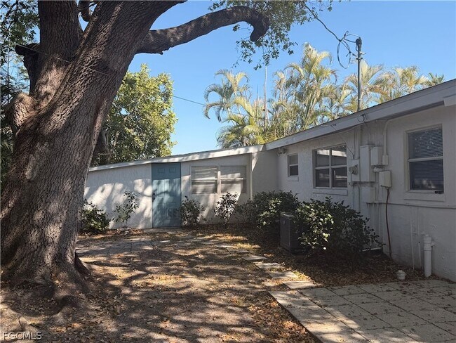 Building Photo - 1659 Ricardo Ave