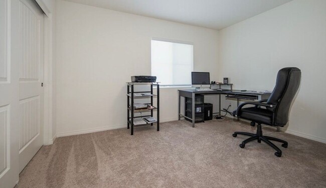 Building Photo - Beautiful 3-Bedroom, 2.5-Bathroom Home for...