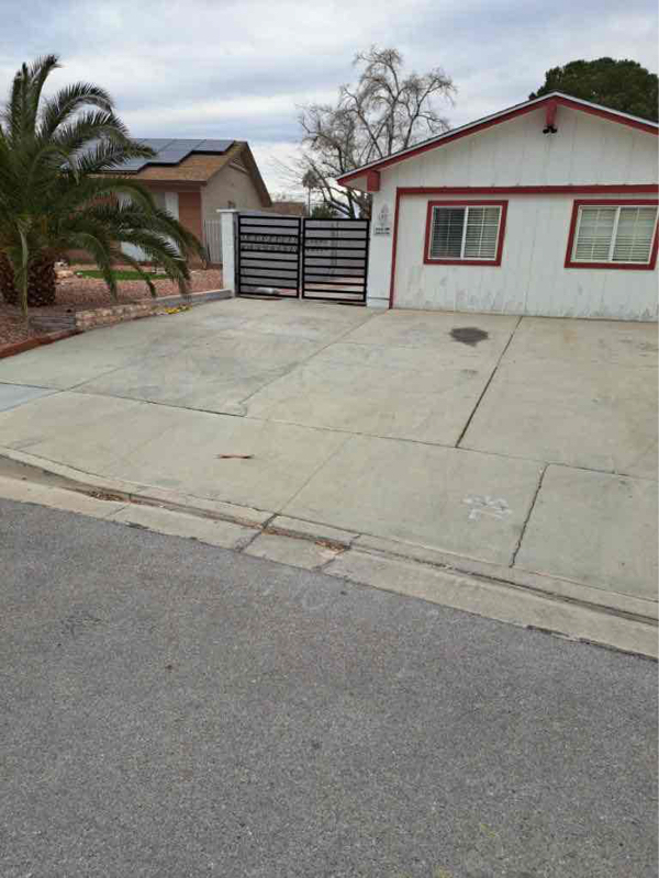 Building Photo - 4810 El Escorial Dr