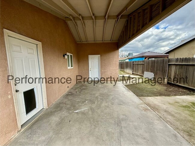 Building Photo - Beautiful 4 Bed/2 Bath SW Bakersfield Home w/ RBP & $0 Deposit Option