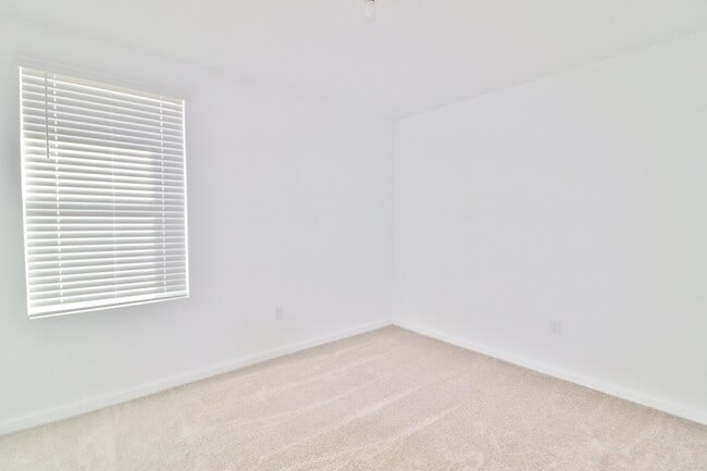 Building Photo - 721 Worlington Ln