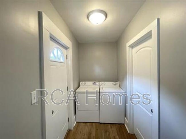 Building Photo - 1036 Nelson Ave