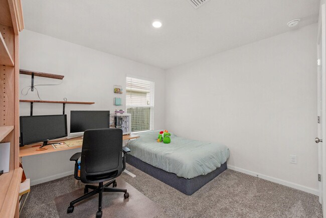 Building Photo - 5787 Belmont Stakes Rd