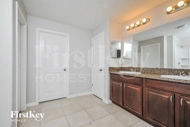 Building Photo - 256 Cascade Bend Dr