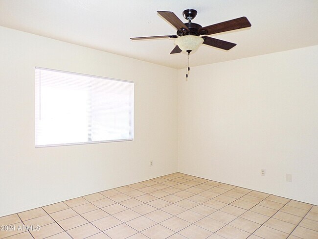 Building Photo - 4171 Calle Barona