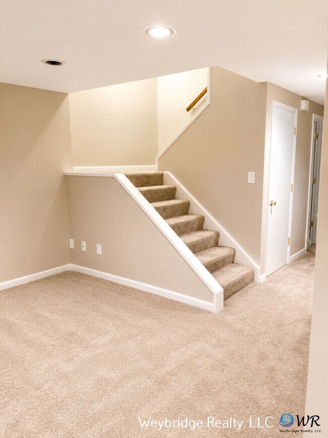 Building Photo - 9821 Timbers Dr