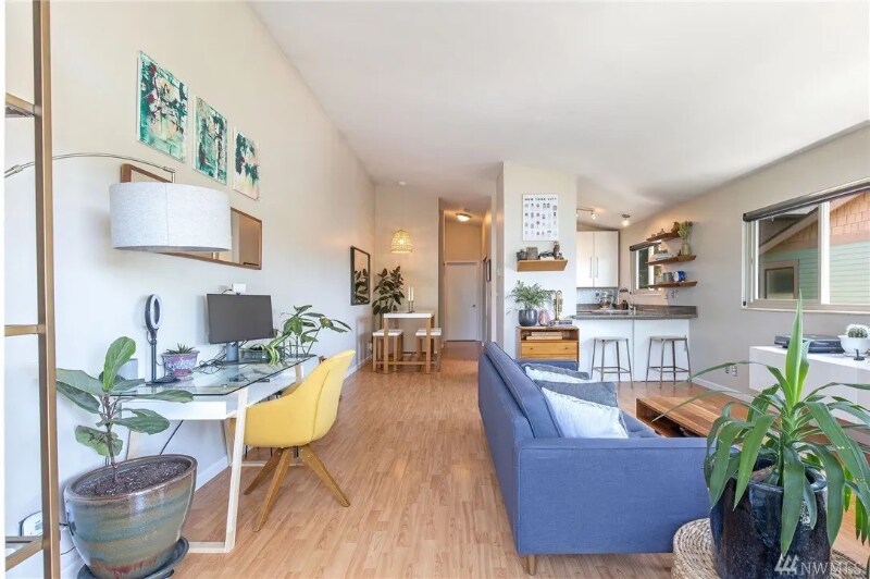 Building Photo - 3607 14th Ave W