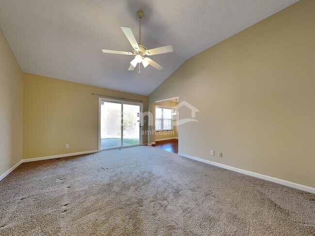 Building Photo - 2422 Hilliard Dr