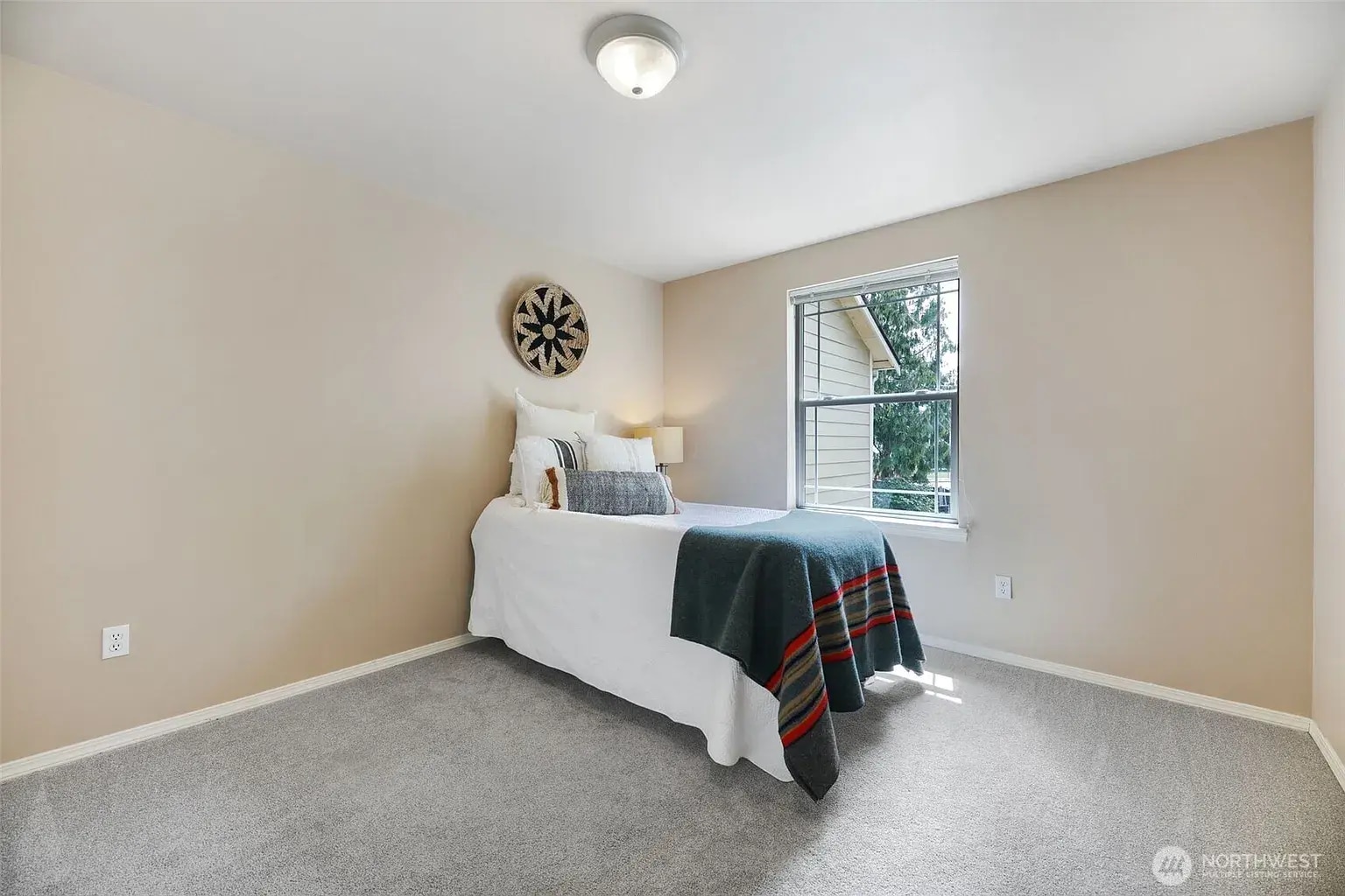 Building Photo - 9323 4th Ave W