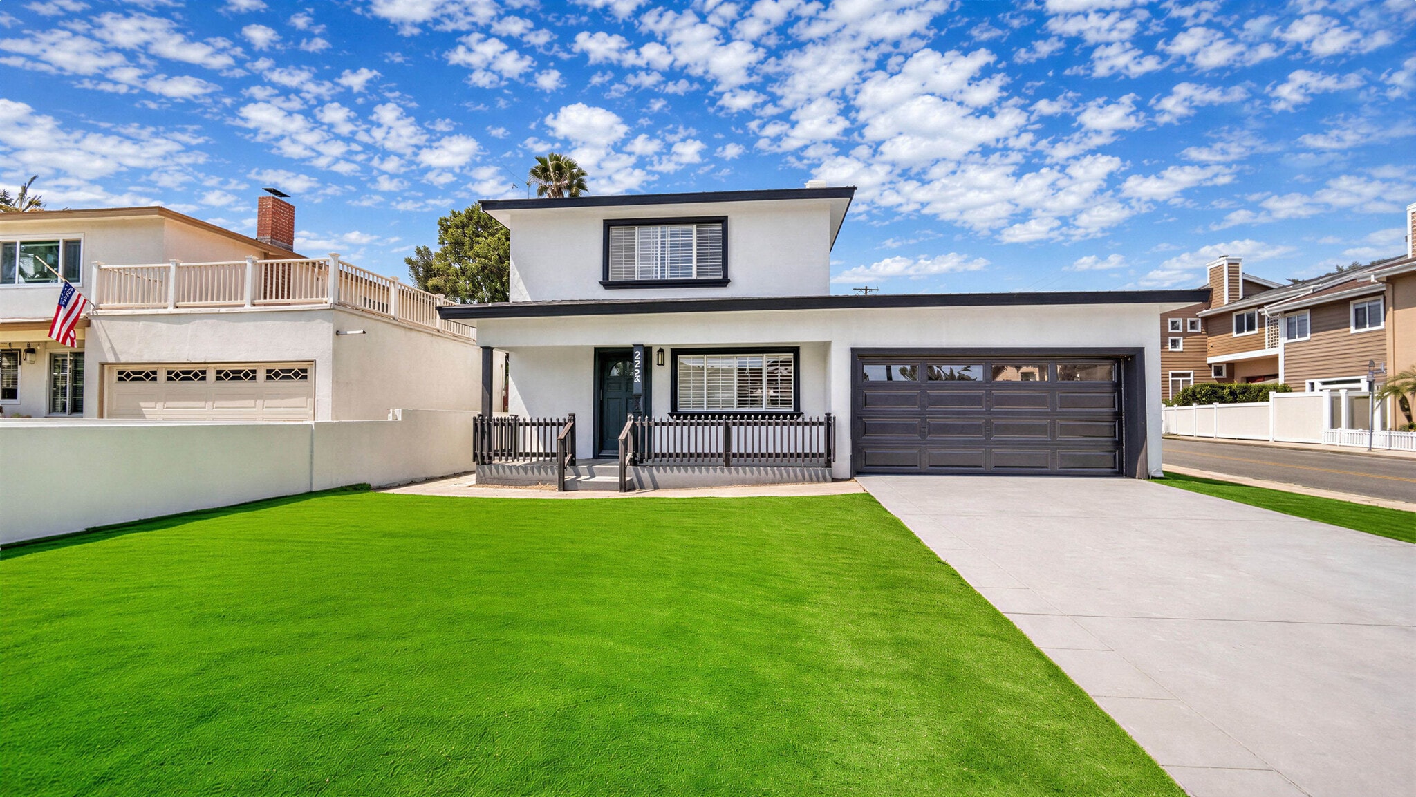 Contemporary curb appeal with low maintenance turf - 2323 Harriman Ln