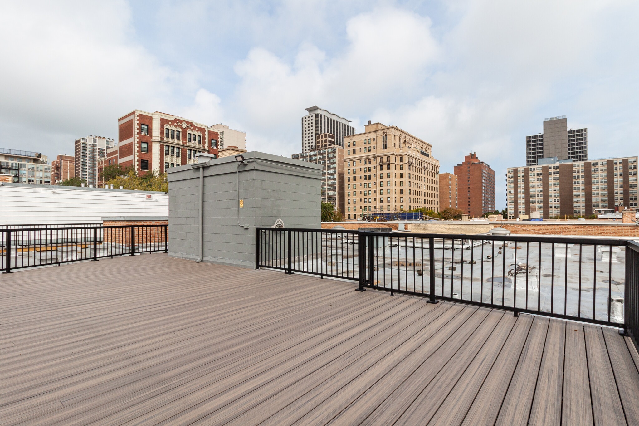 Building Photo - 454 W Barry Ave