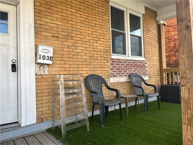 Building Photo - 1030 Ross Ave