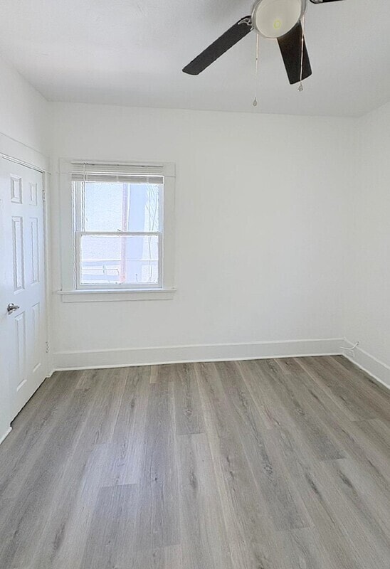 Building Photo - 433 1/2 W 4th St