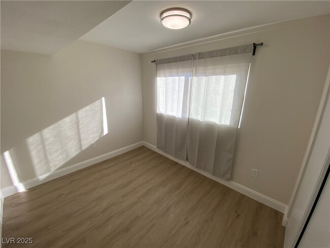 Building Photo - 7409 Bagdad Ct
