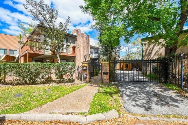 Building Photo - 6304 Riverview Way