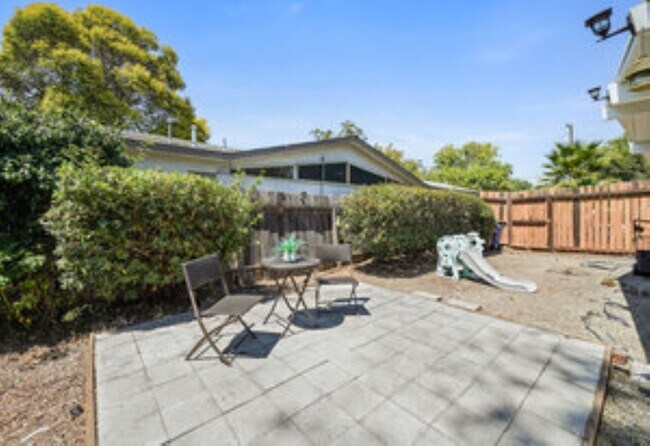 Building Photo - 28 Santa Monica Dr