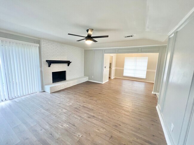 Building Photo - Beautiful Home in Rowlett Texas!