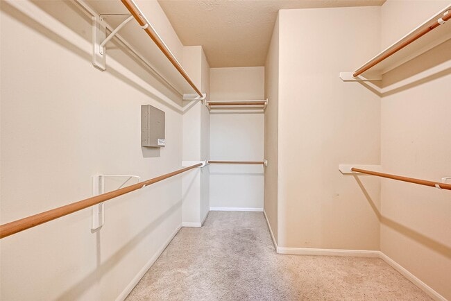 Building Photo - 1772 Aden Dr