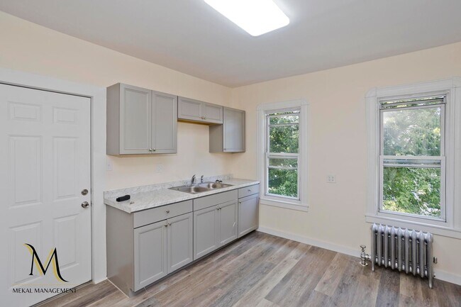 Building Photo - 20 Sachem St