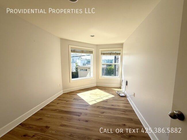 Building Photo - 2229 Boylston Ave E