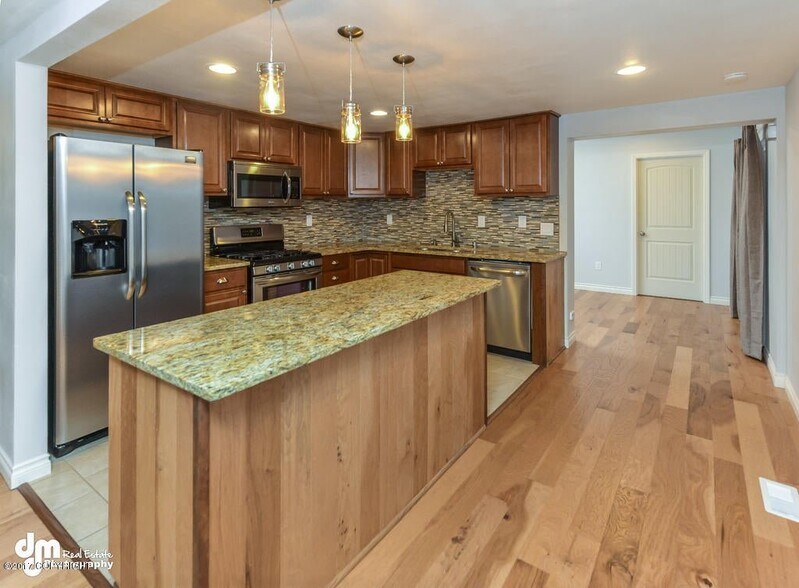 Building Photo - 21615 Settlers Dr