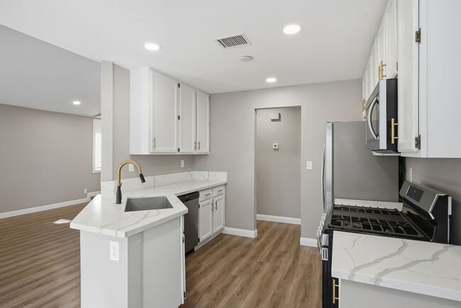 Building Photo - Updated 3-Bedroom Single-Story with 2-Car Garage