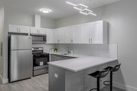 Interior Photo - 124-130 Ellis Ave