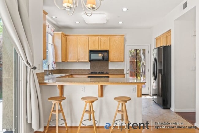 Building Photo - 2 br, 3 bath House - 937 Nobel Drive, Sant...