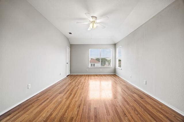 Building Photo - 553 Valley View Dr