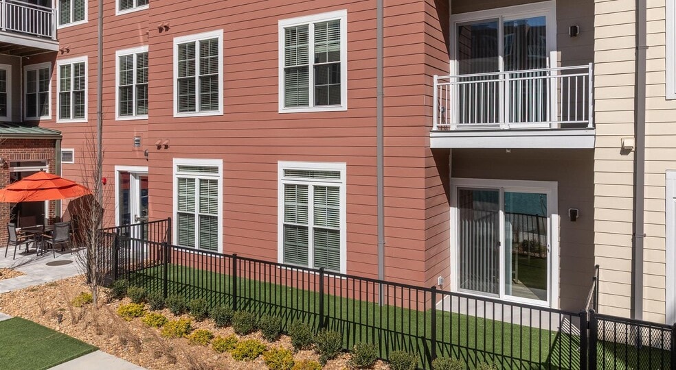 Building Photo - 1960 Carter Rd