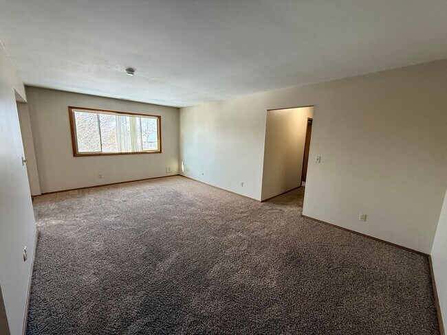 Building Photo - Indian Village Apartments 2 Bedroom/1.5 Bath - Third Floor Apartment