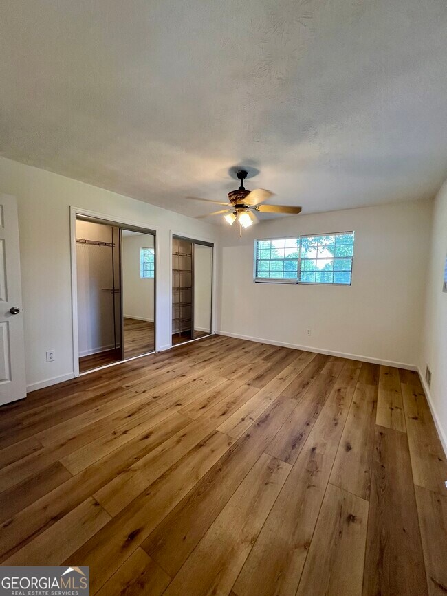 Building Photo - 6695 Courtney Dr